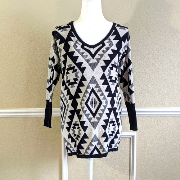 Tobi Aztec Inspo Sweater - Picture 2 of 4